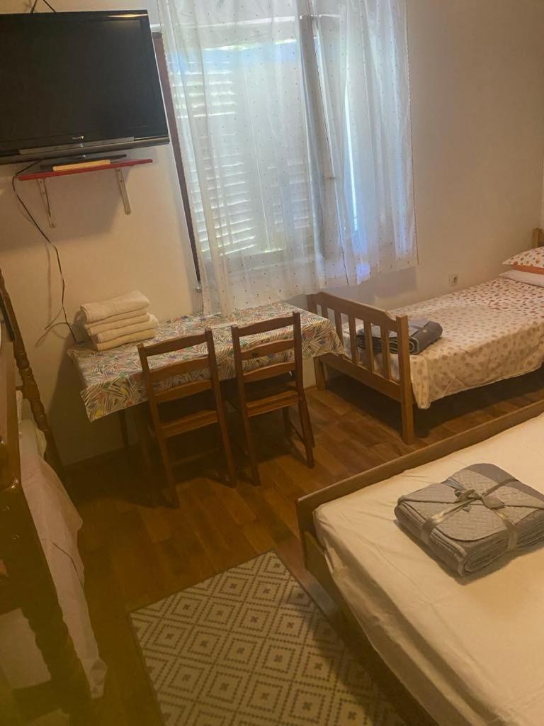 Hostel-Sezanalokev B&B Exterior photo